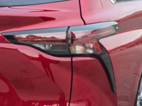 Used 2023 Toyota Sienna XLE image 14