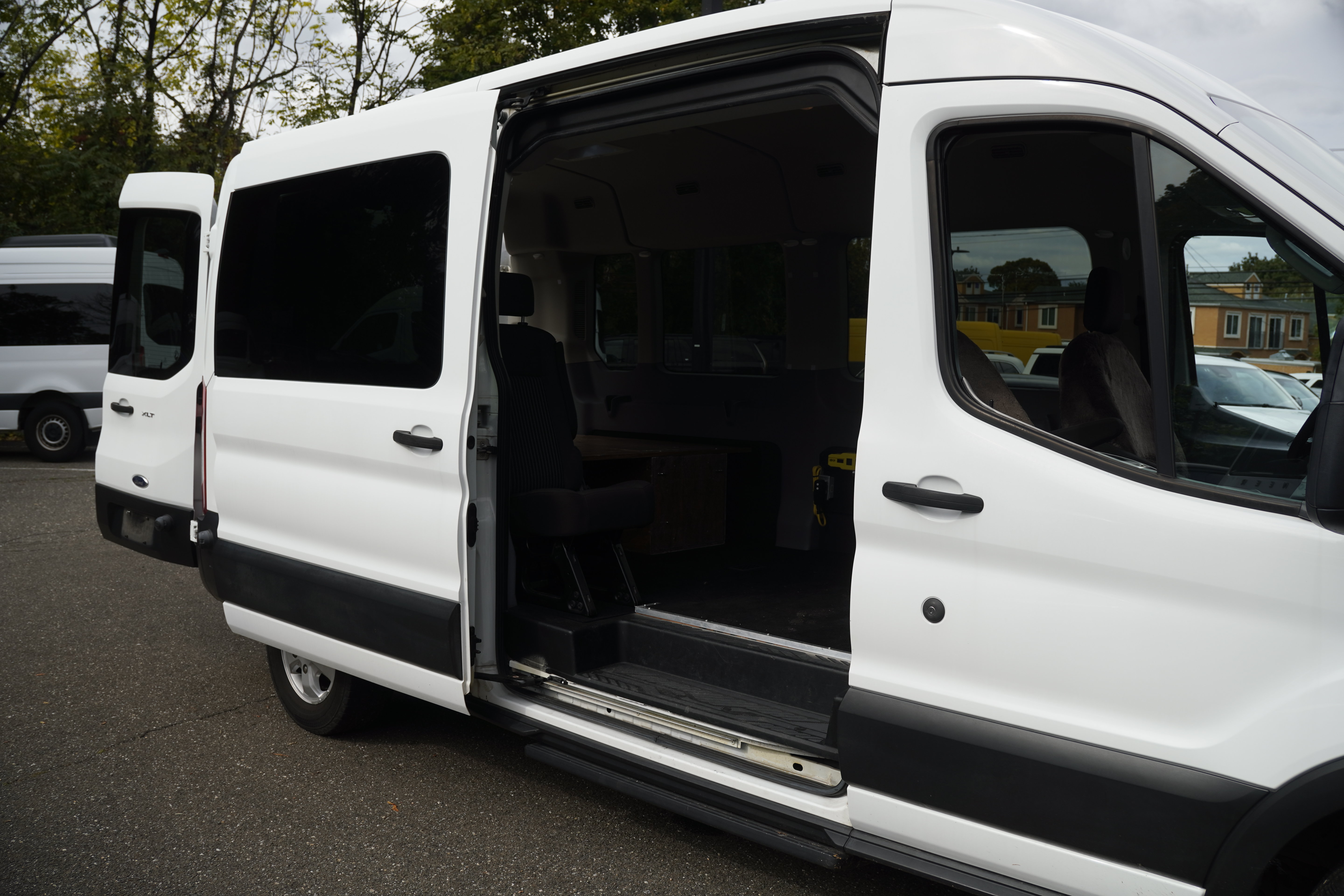 Used 2019 Ford Transit 350 XLT RWD image 15