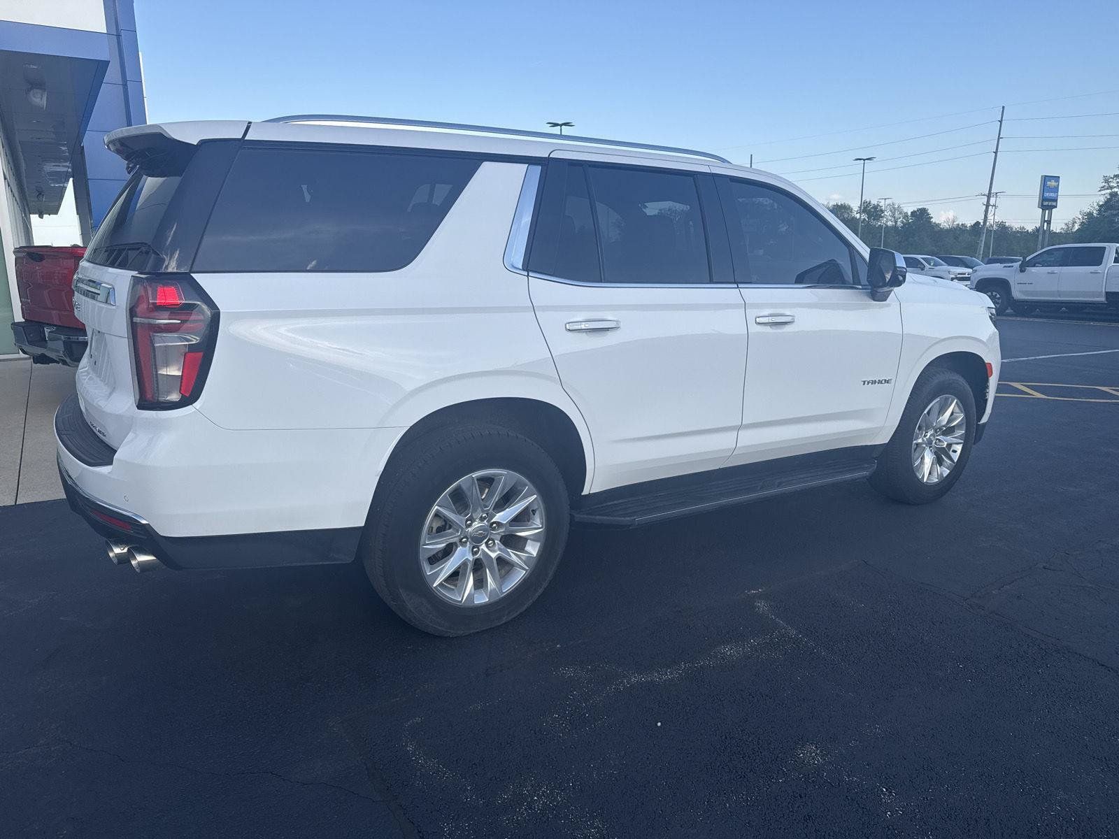 Used 2024 Chevrolet Tahoe Premier AWD/4WD image 2