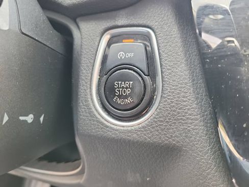 Used 2018 BMW 320i xDrive Sedan w/ Convenience Package AWD/4WD image 34