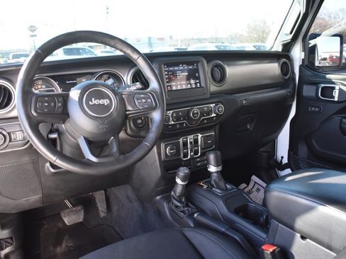 Used 2021 Jeep Gladiator Willys image 16
