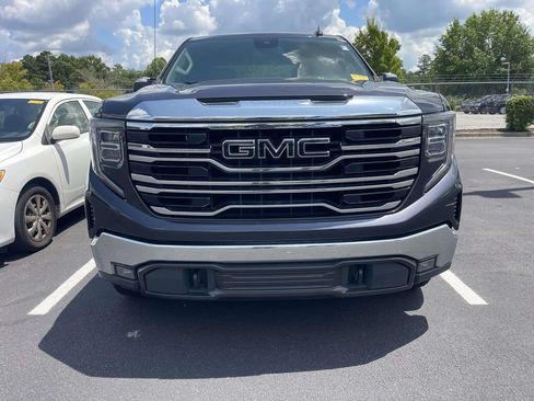 Used 2022 GMC Sierra 1500 SLT w/ SLT Convenience Package AWD/4WD image 2