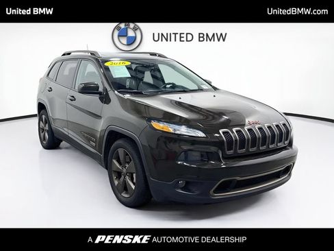Used 2016 Jeep Cherokee 75th Anniversary FWD image 3