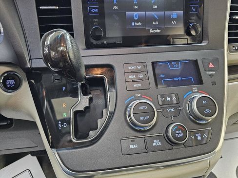 Used 2016 Toyota Sienna XLE w/ XLE Navigation Package FWD image 33