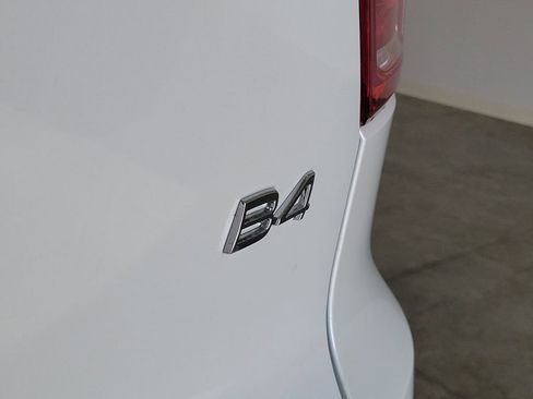 New 2026 Volvo XC40 B4 Core image 8