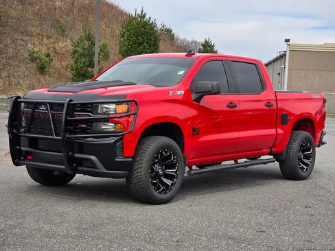 Used 2019 Chevrolet Silverado 1500 Custom Trail Boss w/ Custom Convenience Package image 2