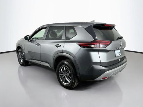 Used 2023 Nissan Rogue S AWD/4WD image 6