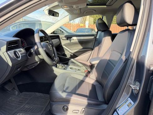 Used 2022 Volkswagen Passat 2.0T SE image 10