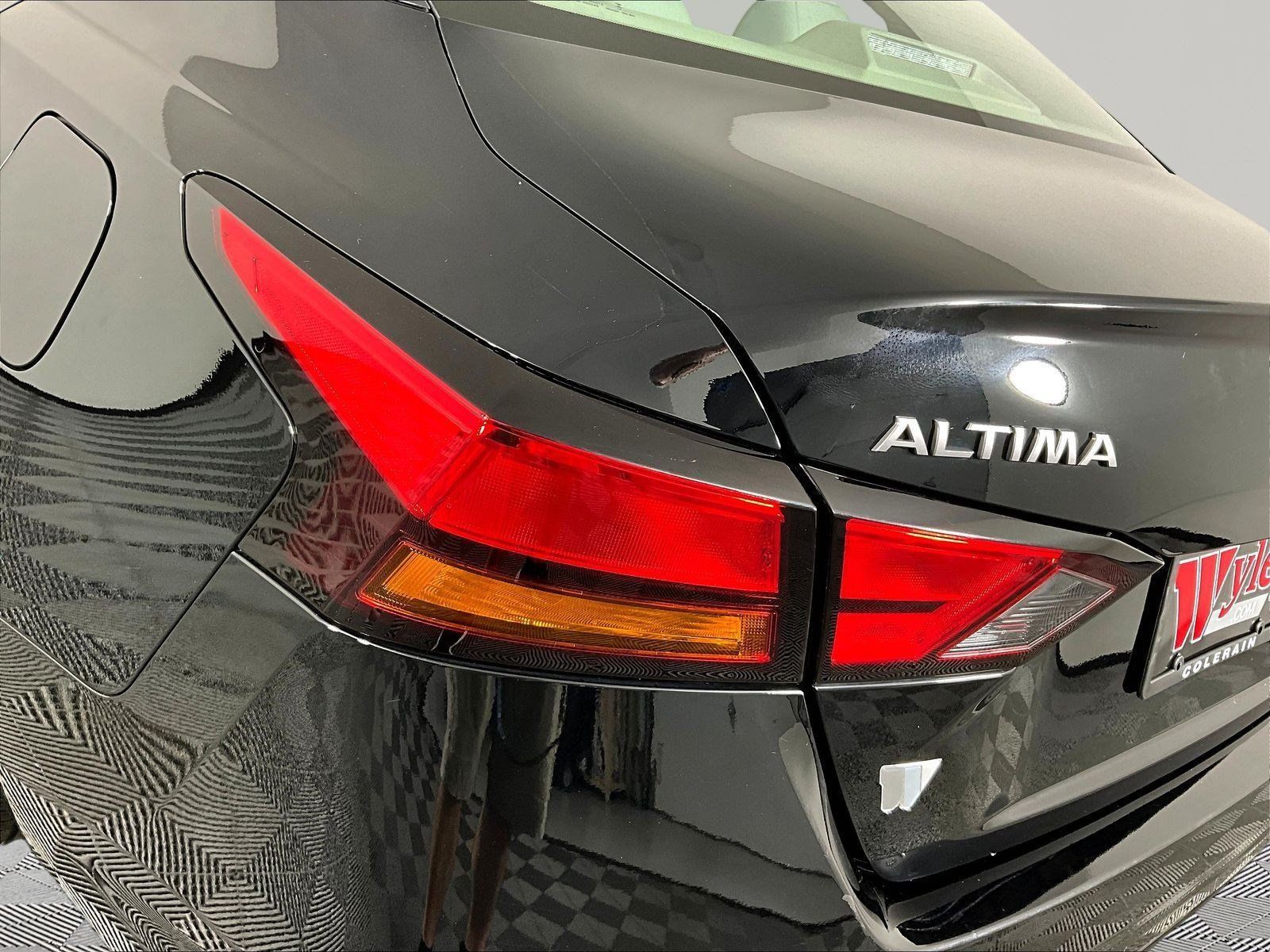 Certified 2025 Nissan Altima 2.5 SV FWD image 23
