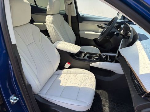 Used 2024 Buick Envision Avenir AWD/4WD image 31
