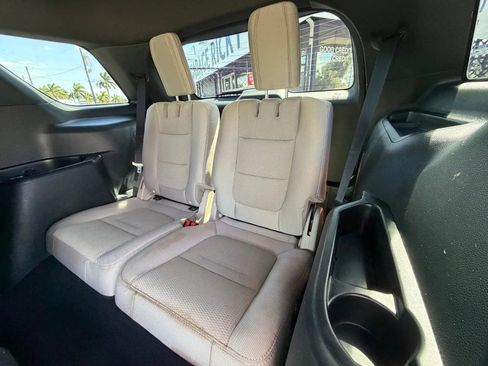 Used 2018 Ford Explorer XLT FWD image 23