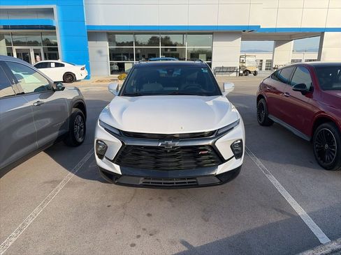 Used 2023 Chevrolet Blazer RS w/ Driver Confidence II Package FWD image 2