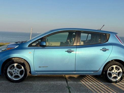 Used 2012 Nissan Leaf SL image 8