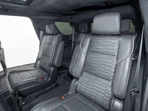 Used 2022 Cadillac Escalade Sport Platinum w/ Heavy-Duty Trailer Package AWD/4WD image 5