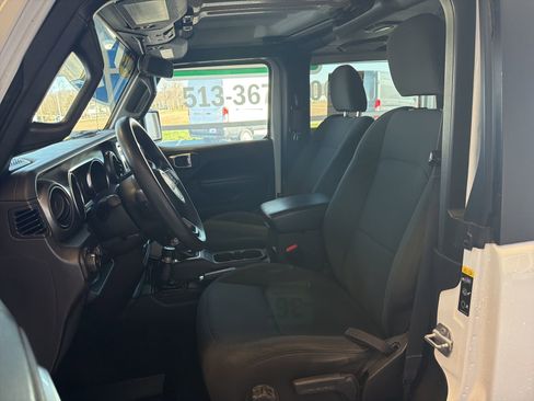 Used 2022 Jeep Wrangler Sport image 15