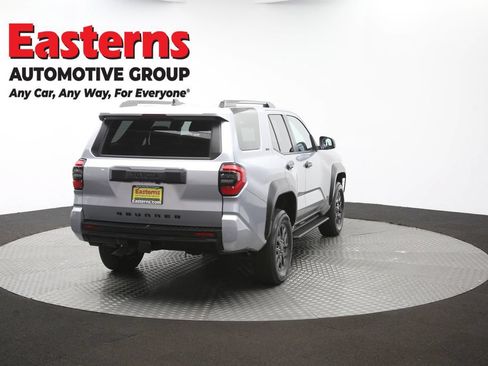 Used 2025 Toyota 4Runner SR5 AWD/4WD image 39