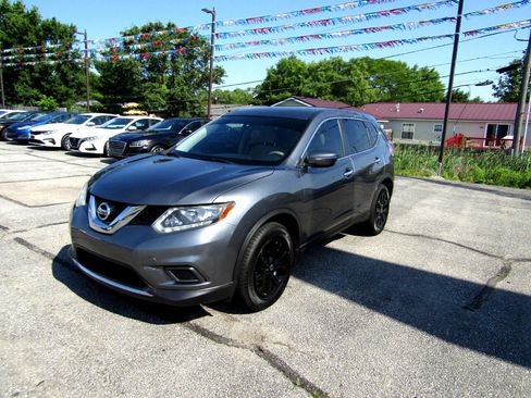 Used 2015 Nissan Rogue S image 3