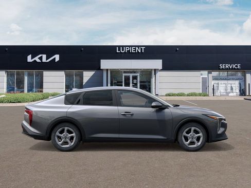 New 2025 Kia K4 LXS image 10