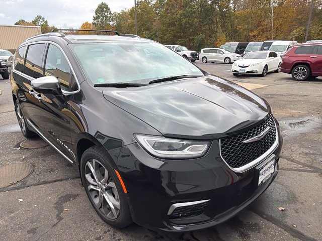 Used 2021 Chrysler Pacifica Pinnacle AWD/4WD image 2