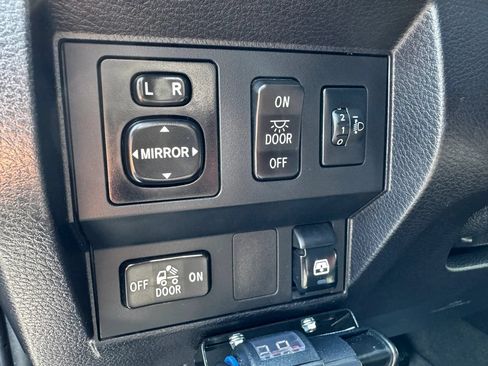 Used 2014 Toyota Tundra SR5 w/ TRD Off Road Package AWD/4WD image 21