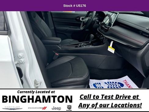 Used 2023 Jeep Compass Trailhawk w/ Trailhawk Elite Group image 17