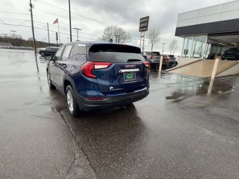 Used 2022 GMC Terrain SLE image 6