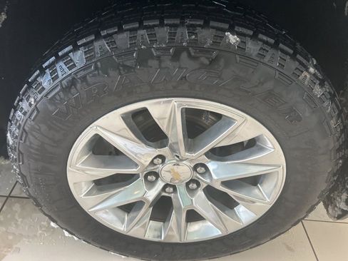 Used 2022 Chevrolet Tahoe Premier w/ Premium Package image 22