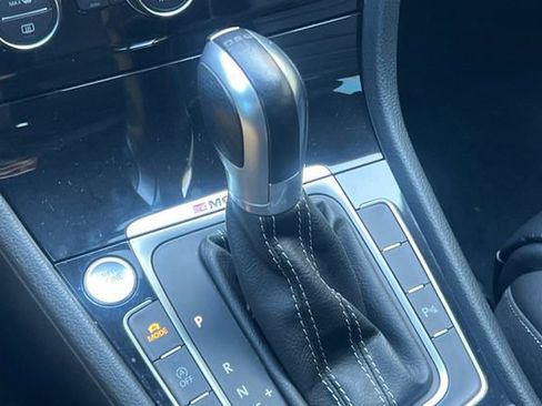 Used 2019 Volkswagen Golf R 4-Door image 25