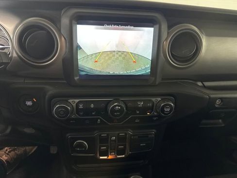 Used 2023 Jeep Wrangler Unlimited w/ Cold Weather Group image 22