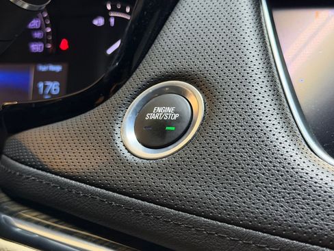 Used 2019 Cadillac XT5 FWD image 34