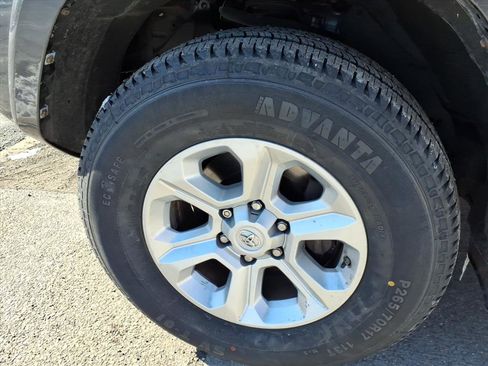 Used 2018 Toyota 4Runner SR5 Premium image 9