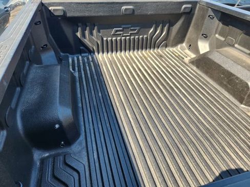 Used 2023 Chevrolet Silverado 1500 Custom image 9