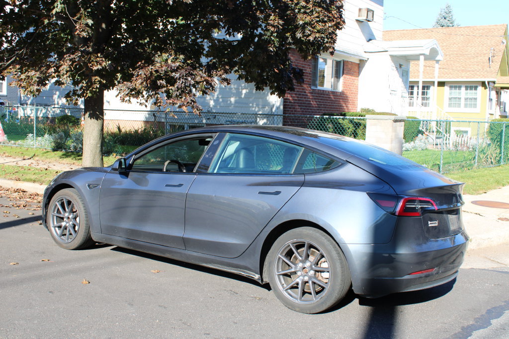 Used 2023 Tesla Model 3 Standard Range RWD image 8
