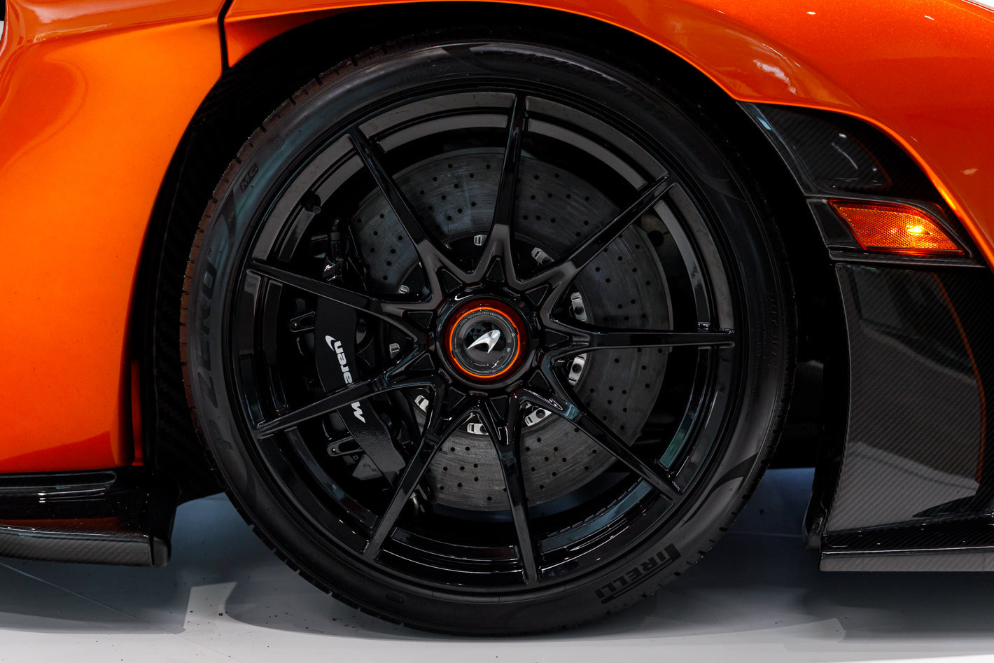 Used 2019 McLaren Senna RWD image 33