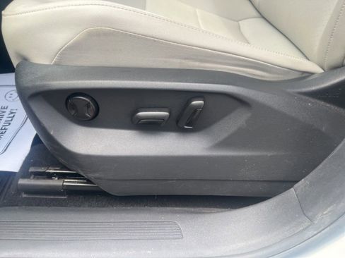 Used 2020 Volkswagen Tiguan SE w/ Panoramic Sunroof Package AWD/4WD image 18