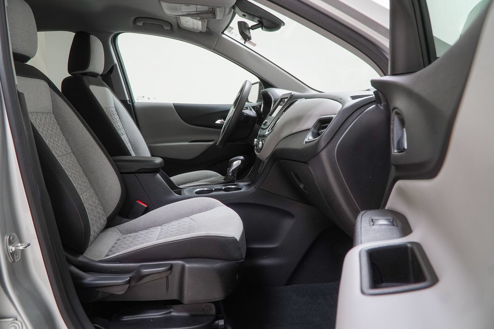 Used 2022 Chevrolet Equinox LS w/ LS Convenience Package AWD/4WD image 31