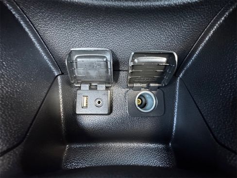 Used 2017 Chevrolet Cruze LT w/ Sun And Sound Package image 29