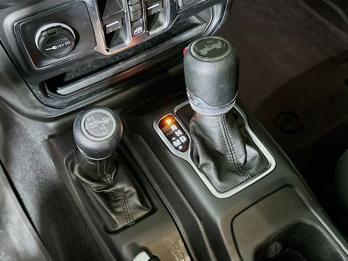 Used 2023 Jeep Wrangler Unlimited w/ Convenience Group AWD/4WD image 23