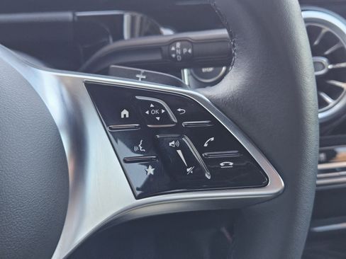 Used 2025 Mercedes-Benz GLA 250 image 27