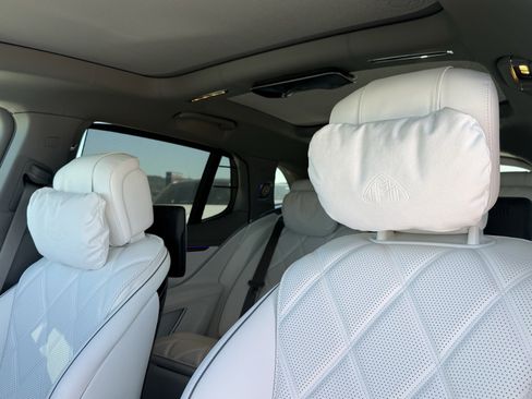 New 2025 Mercedes-Benz Maybach EQS 680 4MATIC image 18