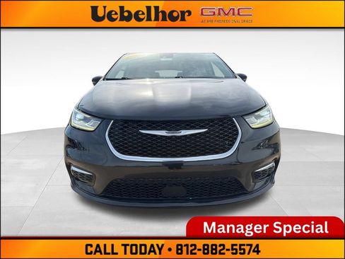Used 2022 Chrysler Pacifica Touring-L FWD image 14