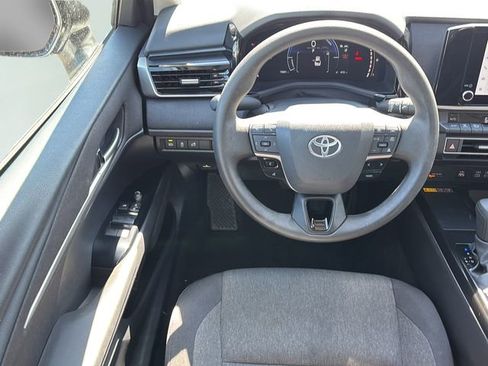Used 2025 Toyota Camry LE image 18