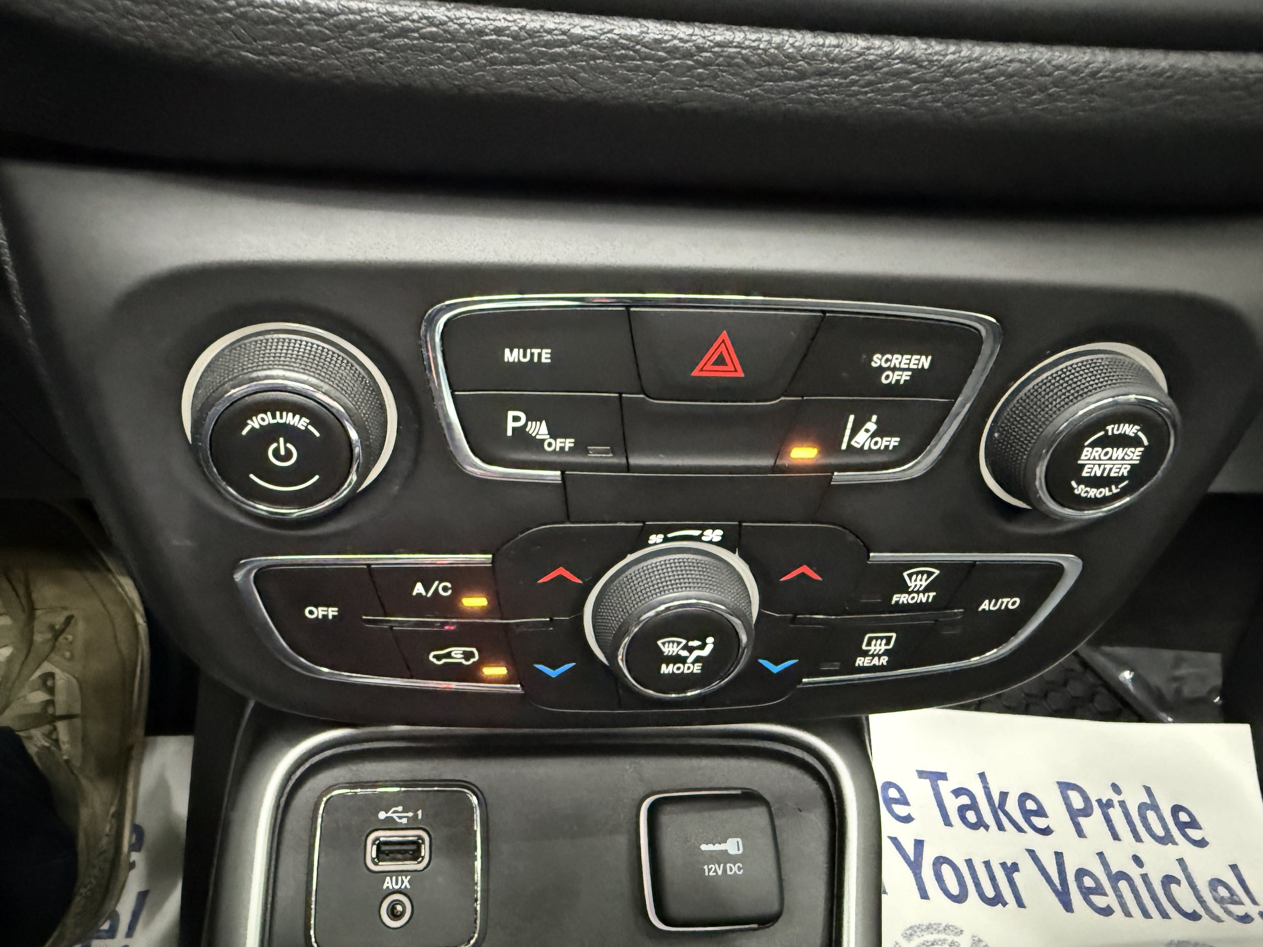 Used 2020 Jeep Compass Latitude FWD image 14