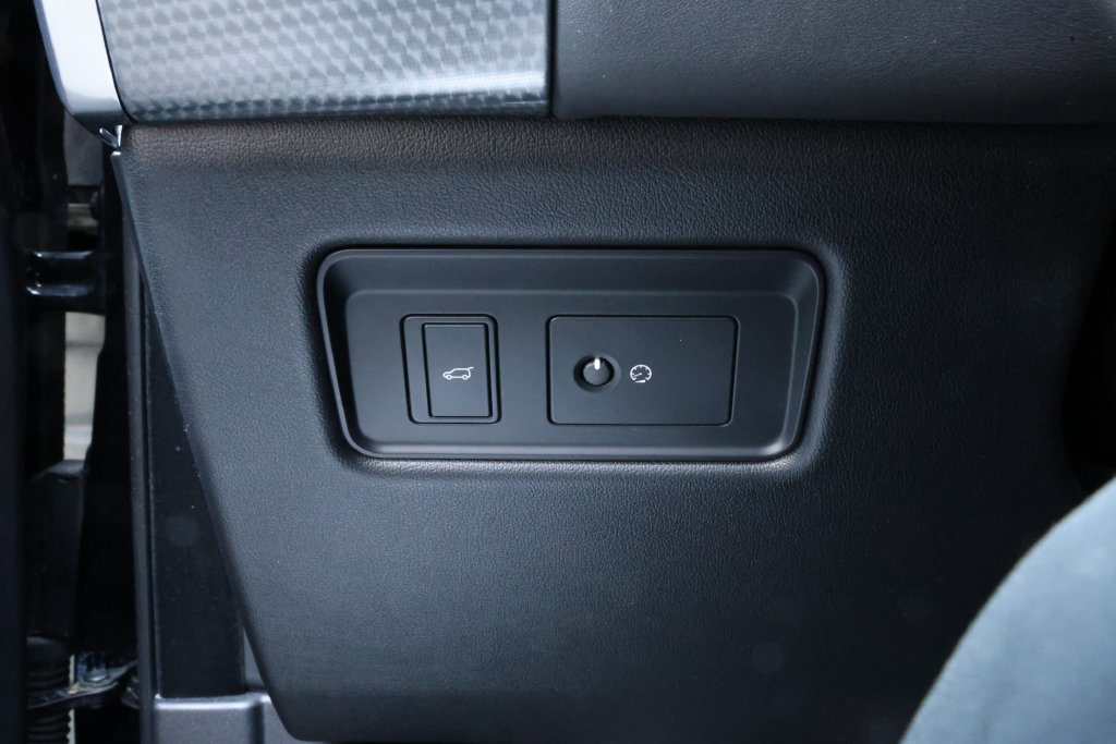 Used 2019 Land Rover Range Rover Sport SE AWD/4WD image 19