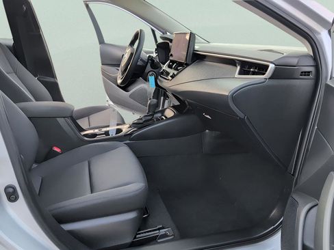 Used 2023 Toyota Corolla LE image 37