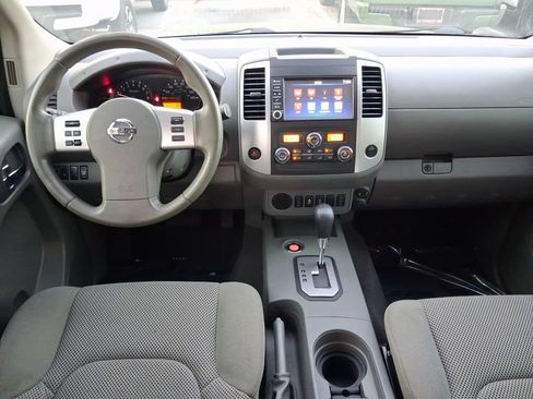 Used 2021 Nissan Frontier SV w/ Midnight Edition Floor Mats RWD image 14