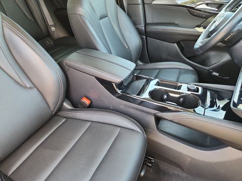 Used 2024 Buick Envision Preferred AWD/4WD image 15