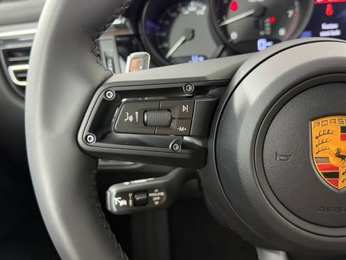 Certified 2026 Porsche Macan AWD/4WD image 22