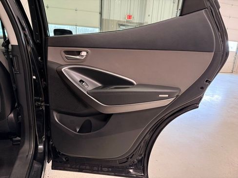 Used 2018 Hyundai Santa Fe Sport image 17