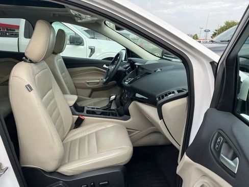 Used 2019 Ford Escape Titanium image 25